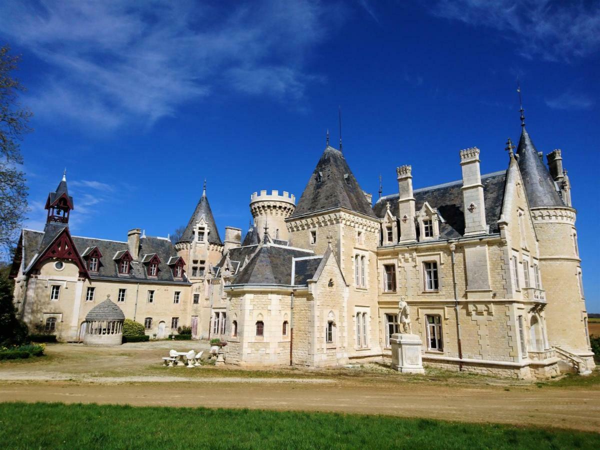 Chateau Des Chevaliers De Londigny Kültér fotó